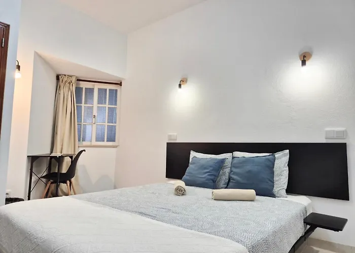 The 3* District de Faro